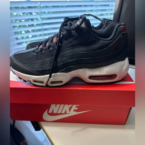 Nike Air Max Big Kids Black and Red Shoes- Size 6Y
