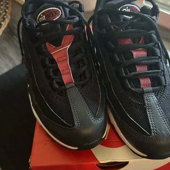 Nike Air Max Big Kids Black and Red Shoes- Size 6Y