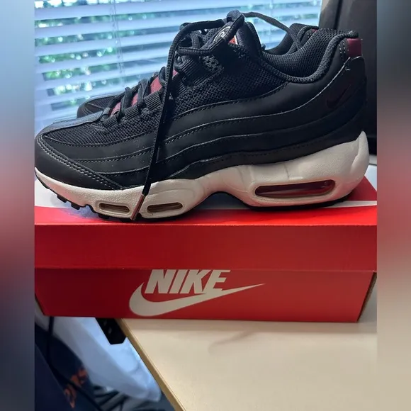 Nike Air Max Big Kids Black and Red Shoes- Size 6Y