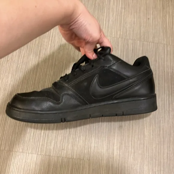 Nike Air Prestige Ill Sneakers Men’s model 386114-010  in Black color Size 10