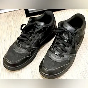 Nike Air Prestige Ill Sneakers Men’s model 386114-010  in Black color Size 10