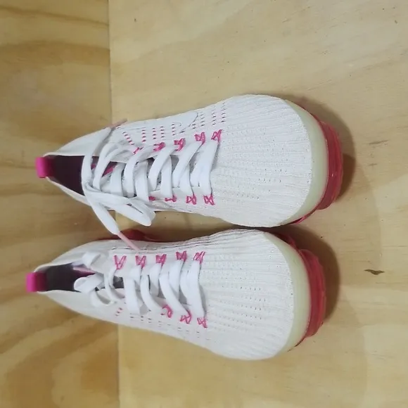 Nike Air VaporMax Flyknit 3 Phantom/White-Laser/Fuchsia-Pink Size 8