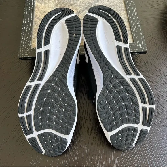 Nike Air Zoom Pegasus 37 Performance Fitness Running Shoes, Size 8.5