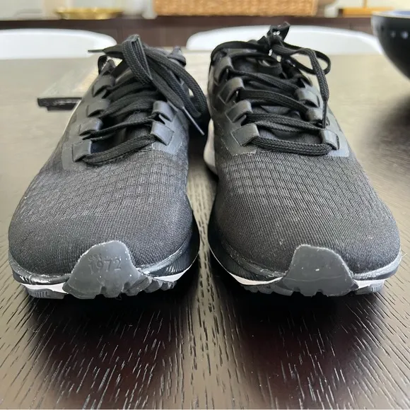 Nike Air Zoom Pegasus 37 Performance Fitness Running Shoes, Size 8.5