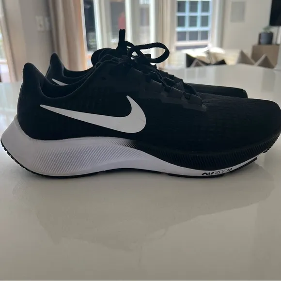 Nike Air Zoom Pegasus 37 Performance Fitness Running Shoes, Size 8.5