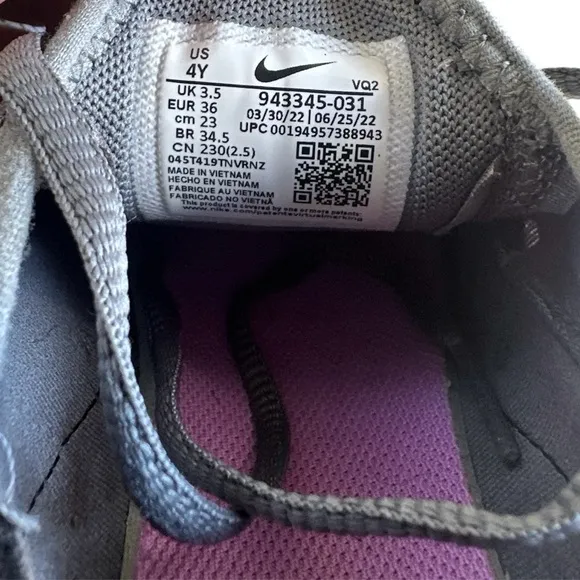 Nike AirMax 270 Pink/ Black/ Gray Youth Size 4 Running Shoes ~ NWOT