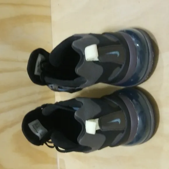 Nike Black and Gray Sneakers with Air Max Cushioning