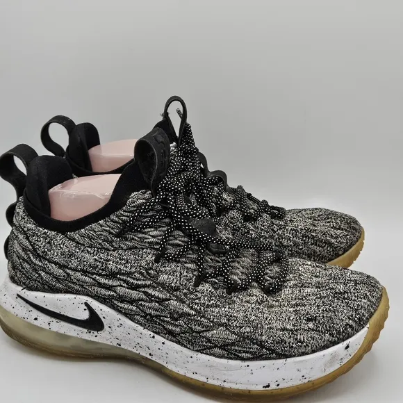 Nike Lebron 15 as gray size 9