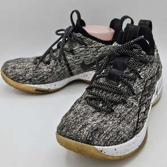 Nike Lebron 15 as gray size 9