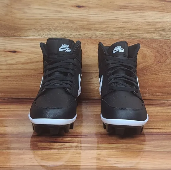Nike Men's Black and White Athletic Shoes