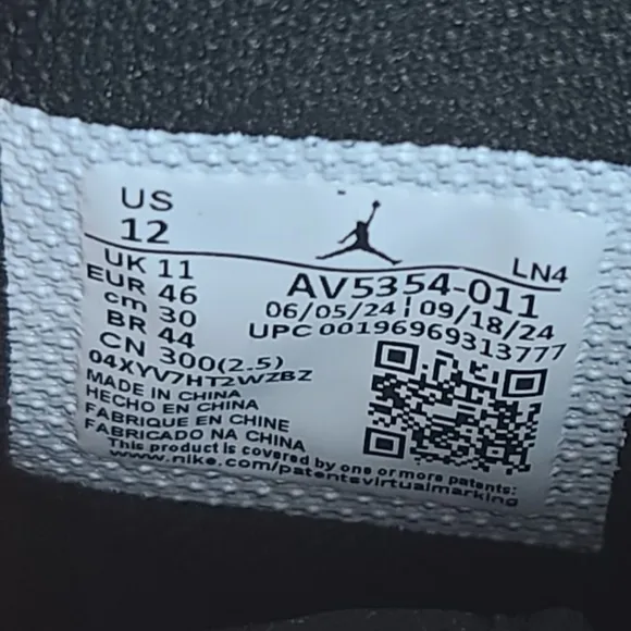 Nike Men's Black and White Athletic Shoes
