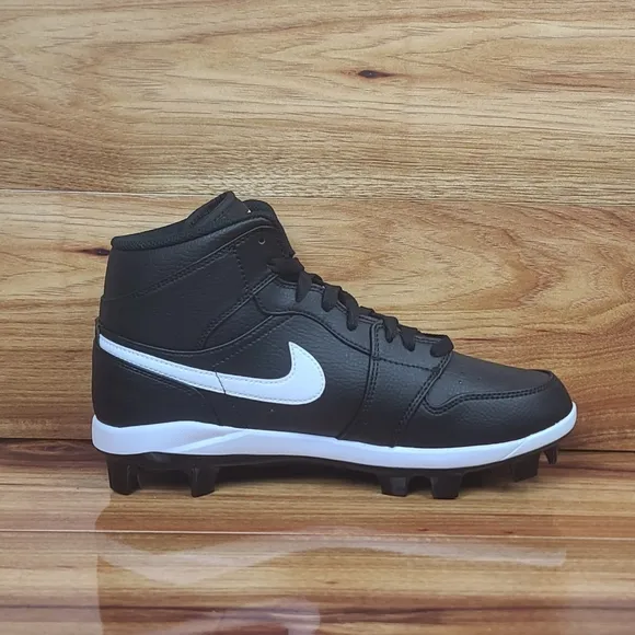 Nike Men's Black and White Athletic Shoes