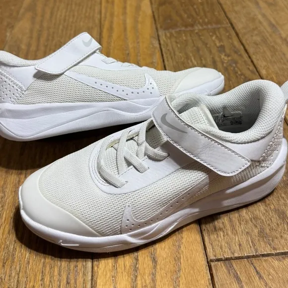 Nike Omni Multi Court Sneakers Running Shoes Youth Unisex Size 1 White P…