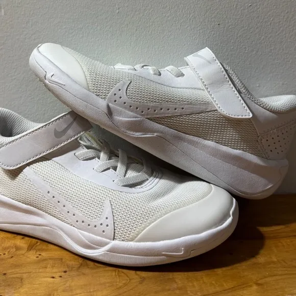 Nike Omni Multi Court Sneakers Running Shoes Youth Unisex Size 1 White P…