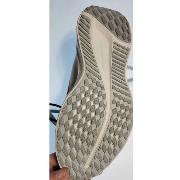 Nike Quest 5 Pure Platinum White Women's Running Shoes SIZE 7.5 (DD9291-007)