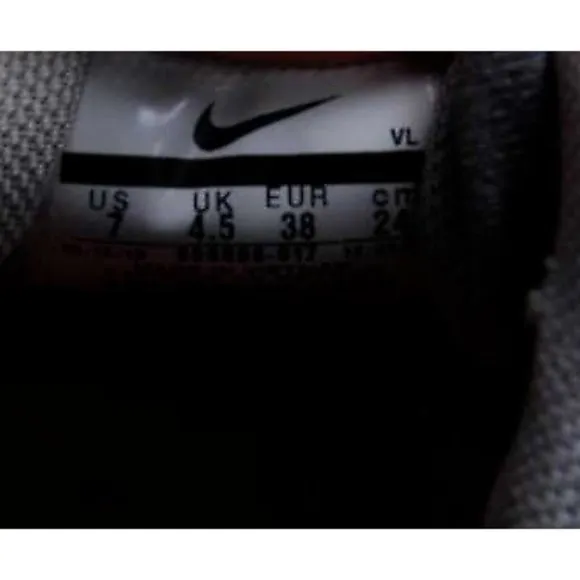 Nike run swift sneakers shoes lace up fitness gym running womens sz 7