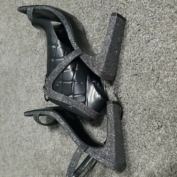 Nine West Grey Sparkling Heels Sandals 6M