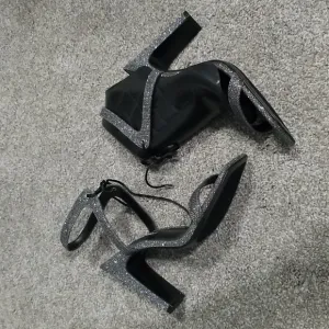 Nine West Grey Sparkling Heels Sandals 6M