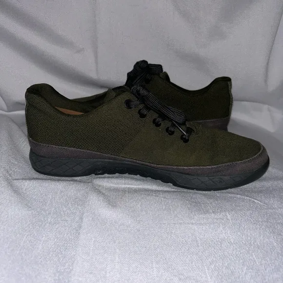 Nobull Unisex Military Green &amp; Gray Canvas Trainer Lace Workout Shoes  W 9 M 7.5
