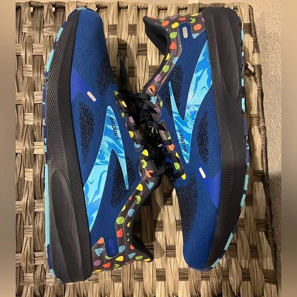 NWOT! Brooks Limited Edition Launch 9 Speed Blue w/poka dot running shoes
