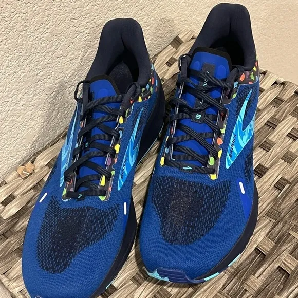 NWOT! Brooks Limited Edition Launch 9 Speed Blue w/poka dot running shoes