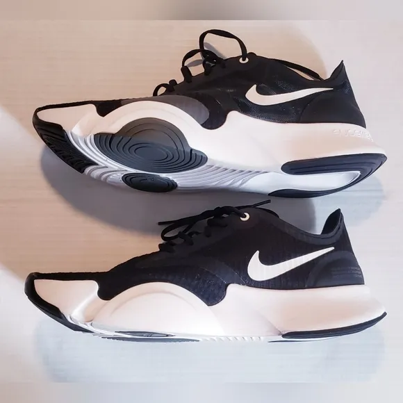 NWOT Nike superrep training shoes