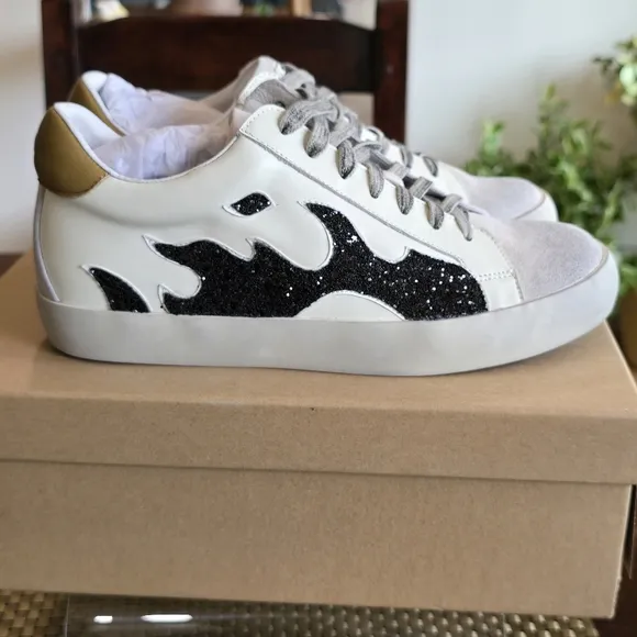 NWT Bibi Lou Leather Suede Flame Sneakers 37