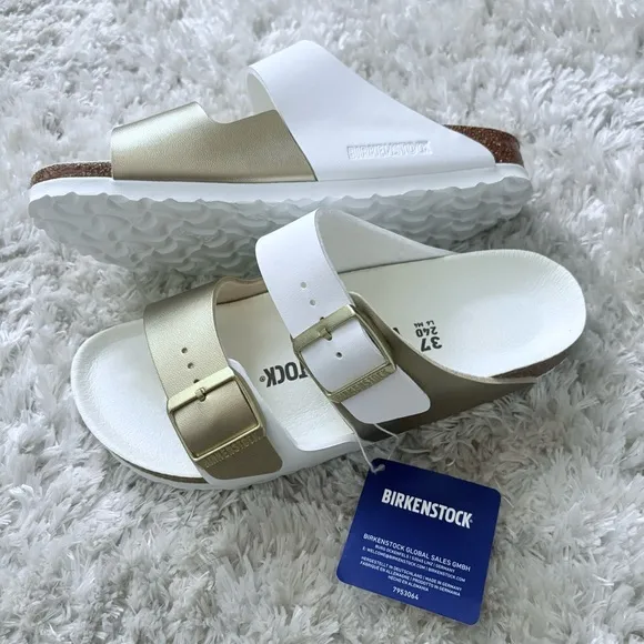 nwt Birkenstock Arizona Split Birko-Flor White/Gold Metallic Sandals Size 37