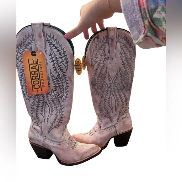 NWT Corral Women’s Embroidery Tall Snip Toe Cowboy Boots Light Pink in size 5.5