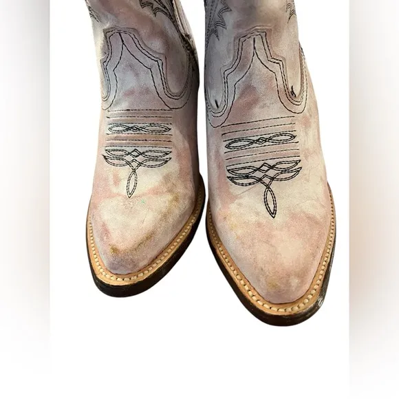 NWT Corral Women’s Embroidery Tall Snip Toe Cowboy Boots Light Pink in size 5.5