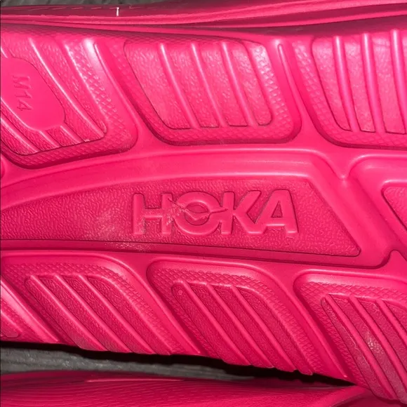 Nwt Hoka ORA Recovery fuschia slides
