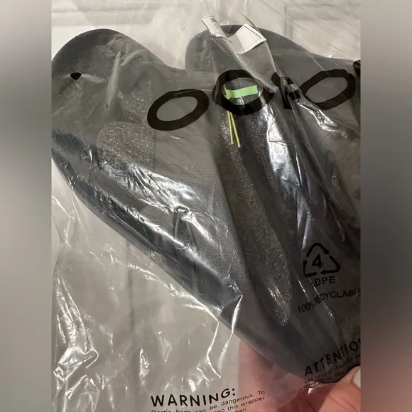 NWT OOFOS ORIGINAL SPORT UNISEX SOLOIST BLACKM10 W12 STYLE #1001 FLIP FLOPS