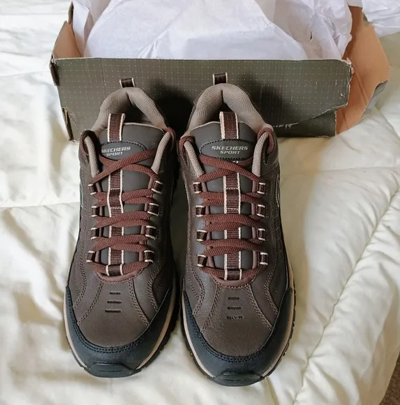 NWT Skechers Men's Energy Downforce Size 11.5 Brown Leather Lace Up Sneaker