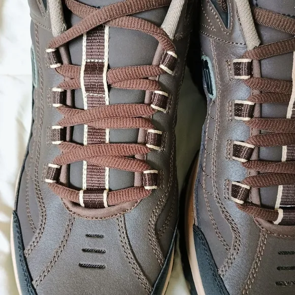 NWT Skechers Men's Energy Downforce Size 11.5 Brown Leather Lace Up Sneaker
