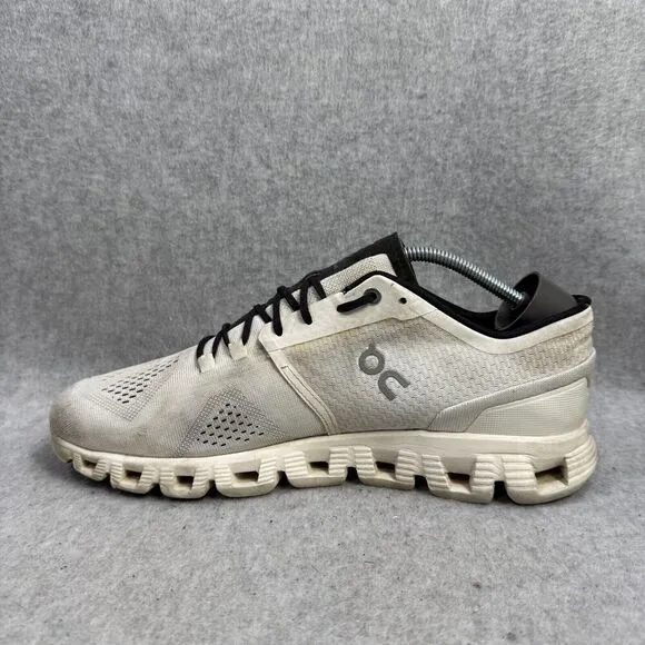 ON Cloud Shoes Mens Size 9 White Low Top Swiss Comfort Athletic Running Sneakers