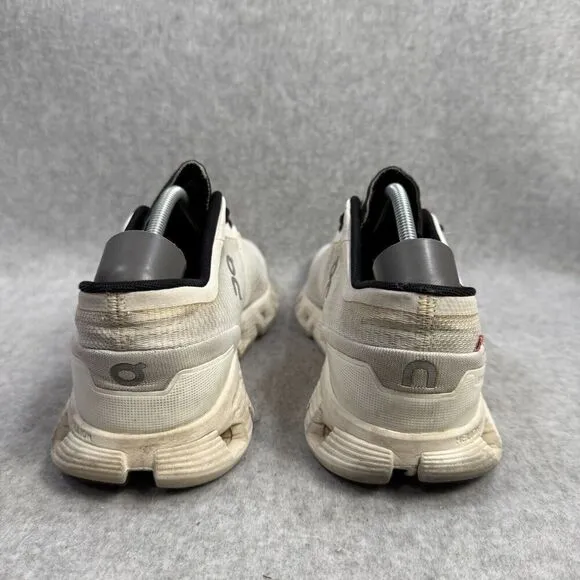 ON Cloud Shoes Mens Size 9 White Low Top Swiss Comfort Athletic Running Sneakers