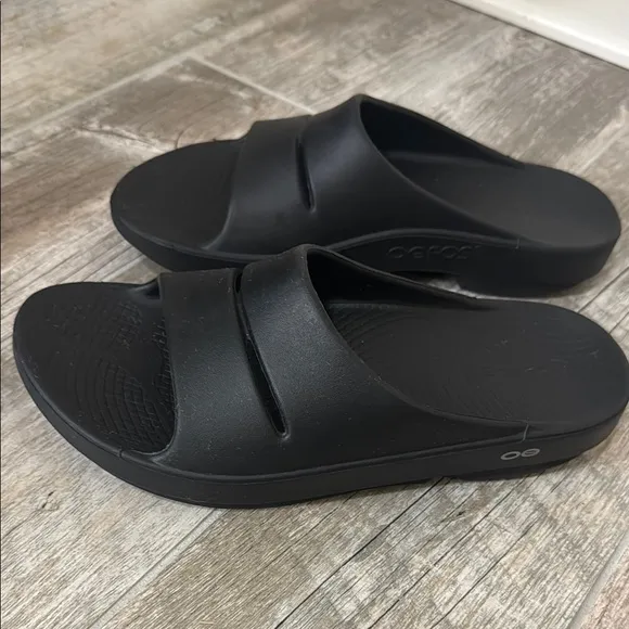 Oofos Black Slide Sandals Size Men's 8 Womens 10