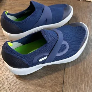 OOFOS Navy Blue Slip On Athletic Recovery Shoes Comfort Walking Sneakers‎ M 10.5