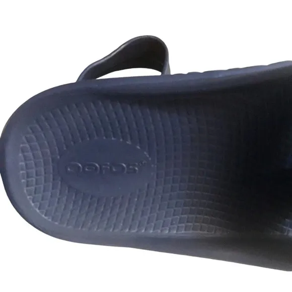 OOFOS OOAH &quot;Luxe&quot; Unisex Sz M9/W11 Navy Comfort Slip On Recovery Slides Sandals