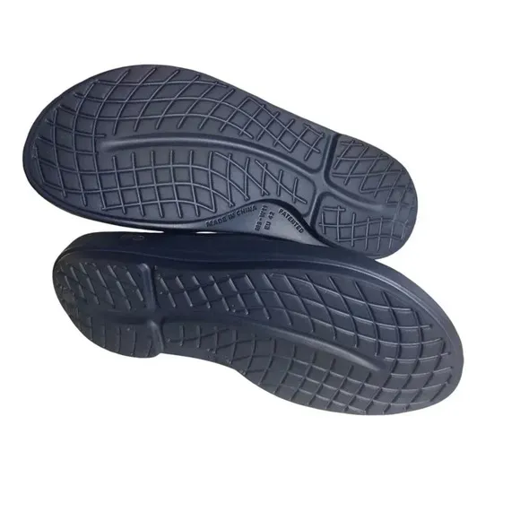 OOFOS OOAH &quot;Luxe&quot; Unisex Sz M9/W11 Navy Comfort Slip On Recovery Slides Sandals