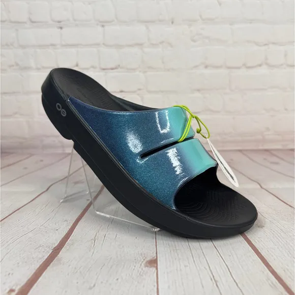 Oofos Ooah Luze Atlantis Slides Sandals Mens Size 9/Women’s Size 11