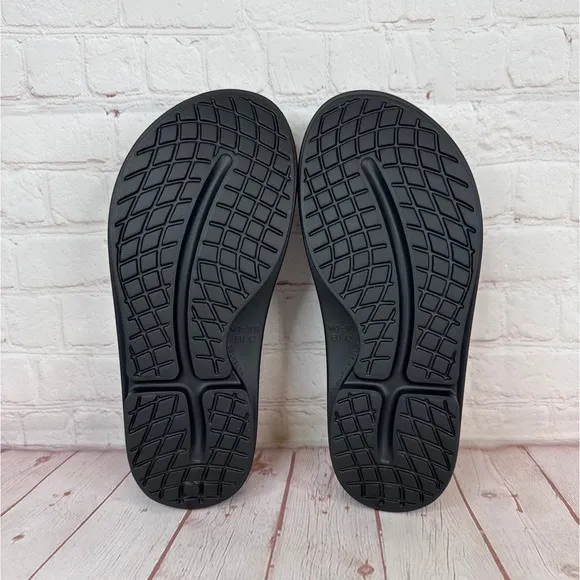Oofos Ooah Luze Atlantis Slides Sandals Mens Size 9/Women’s Size 11