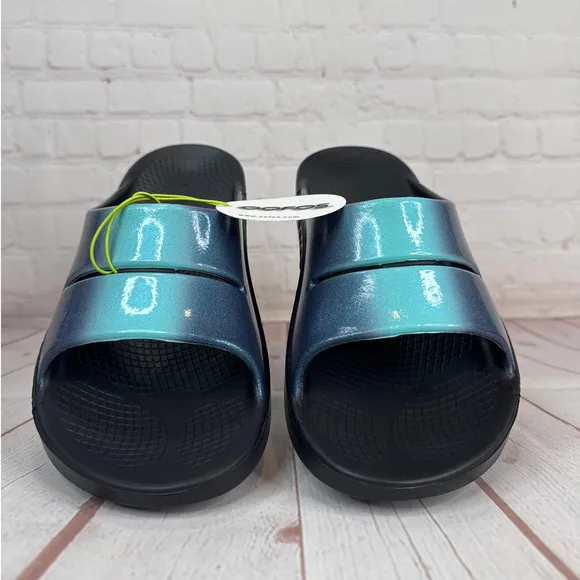 Oofos Ooah Luze Atlantis Slides Sandals Mens Size 9/Women’s Size 11
