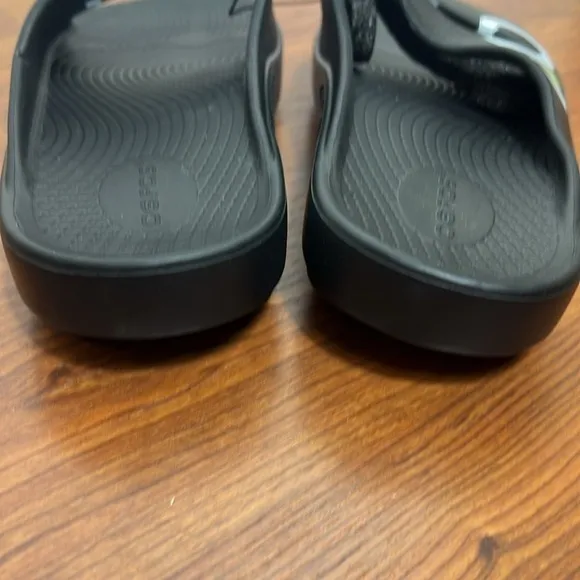 OOFOS OOAH Recovery Sandals Black NWOT Mens Sz 7/Womens Sz 9