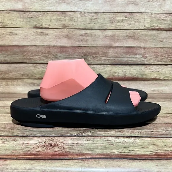 Oofos Ooahh Black Recovery Slide Sandals