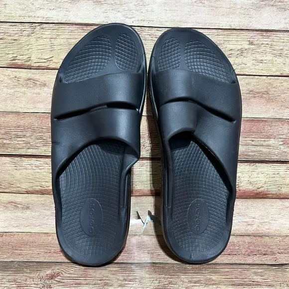 Oofos Ooahh Black Recovery Slide Sandals