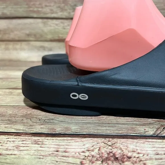 Oofos Ooahh Black Recovery Slide Sandals