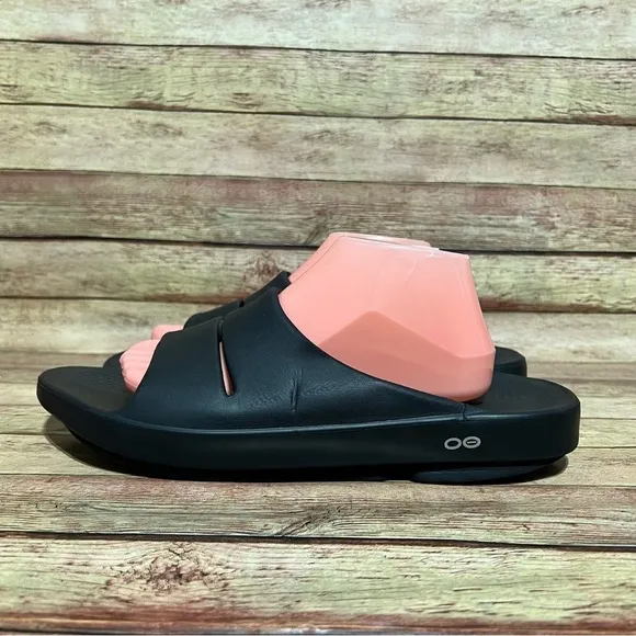 Oofos Ooahh Black Recovery Slide Sandals
