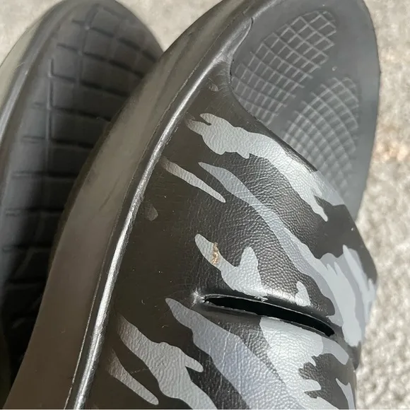 OOFOS OOahh Recovery Slides Sandals Womens 8 Mens 6 Camo Sport Flex Comfort