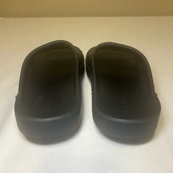 OOFOS Ooahh Recovery Slip On Black Waterproof Sandals Size 8W, 6M